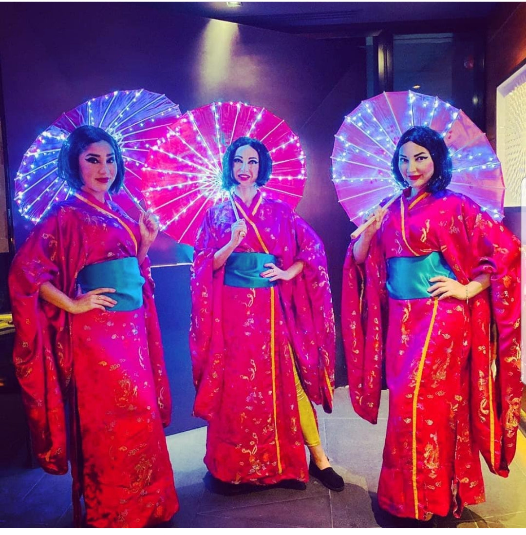 Chinese Dancers by Fidelio Arts