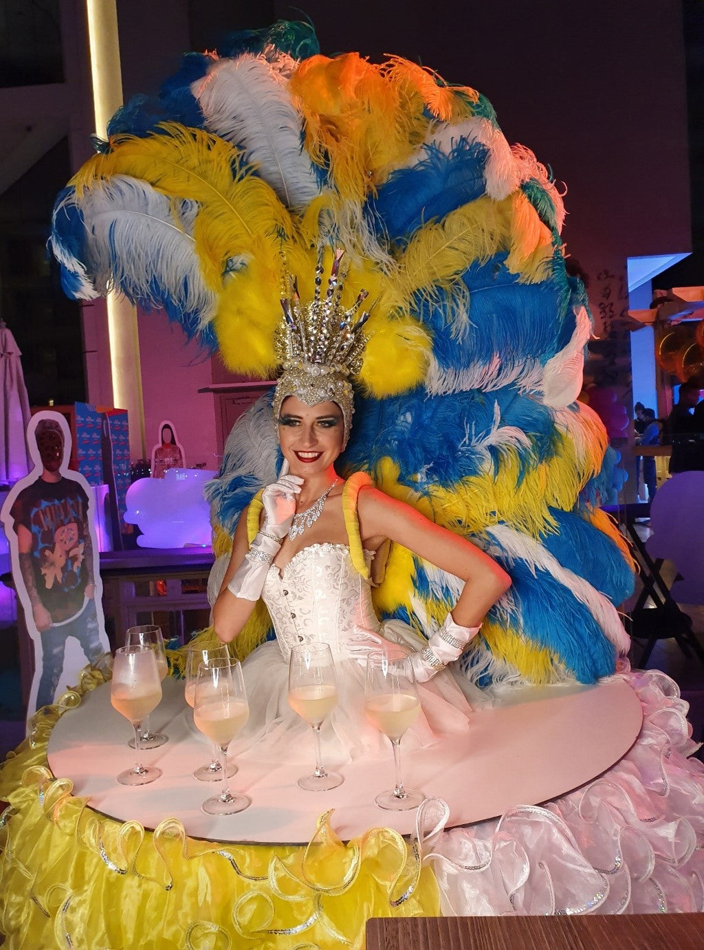 Feather Strolling Table Ladies
