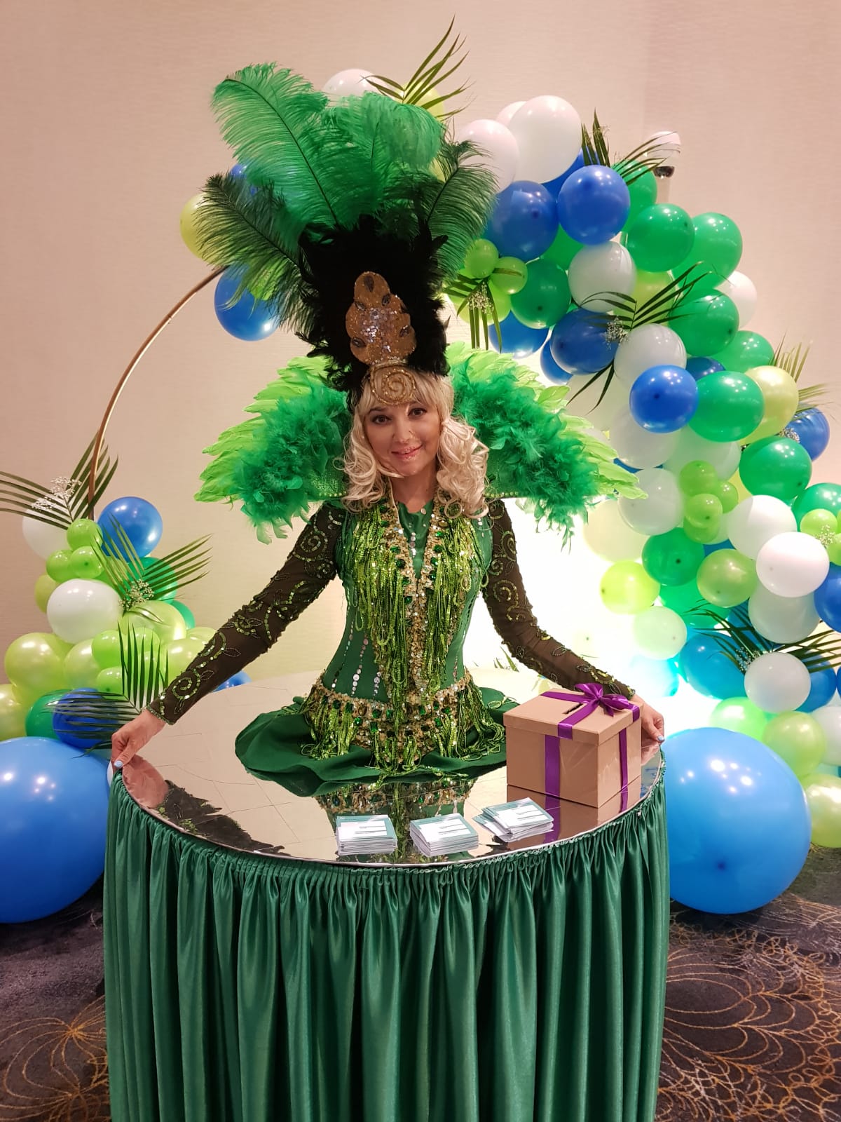 Green Strolling Table Ladies