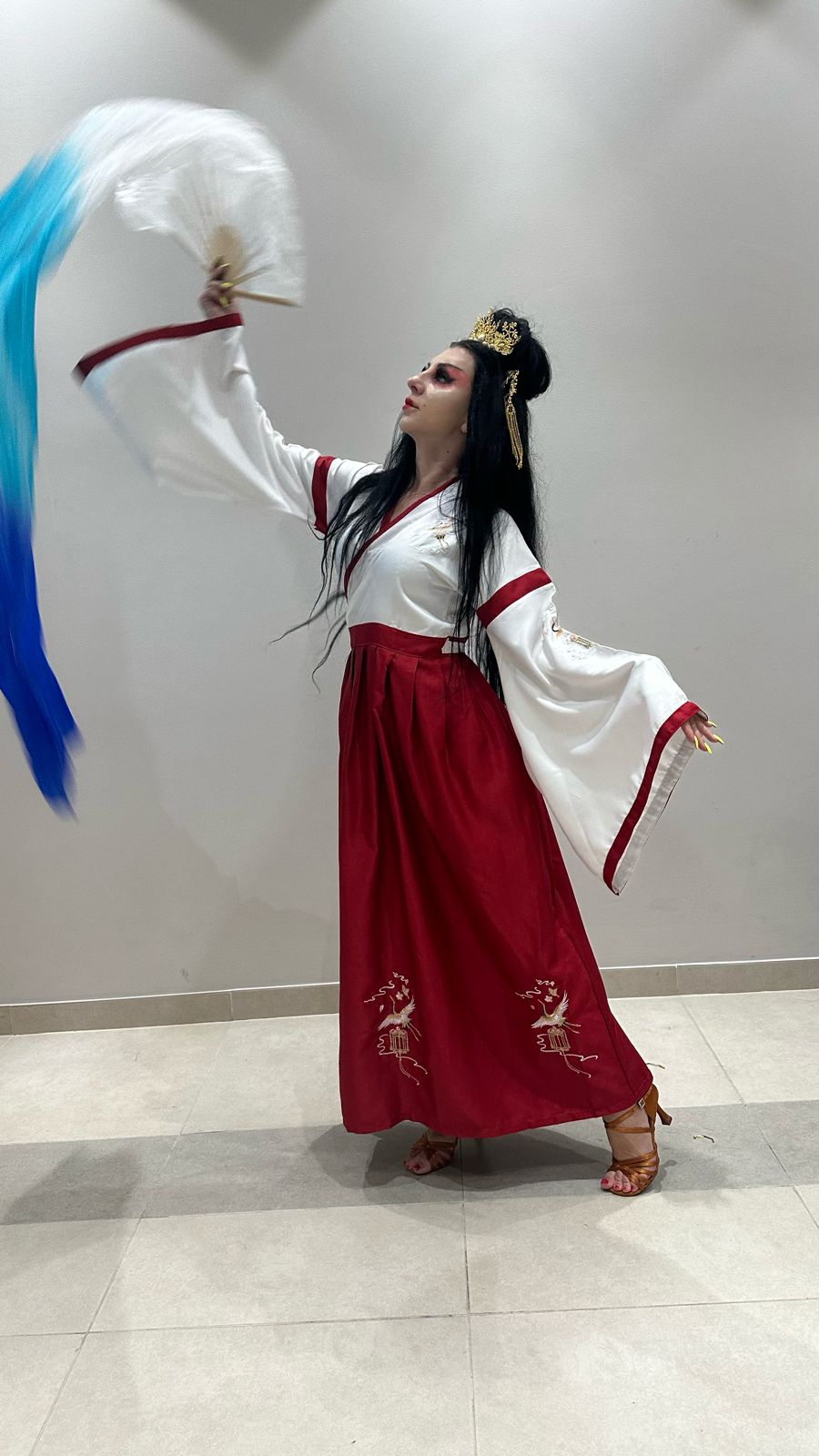 Red and White Feather Kimono dancers by Fidelio Arts