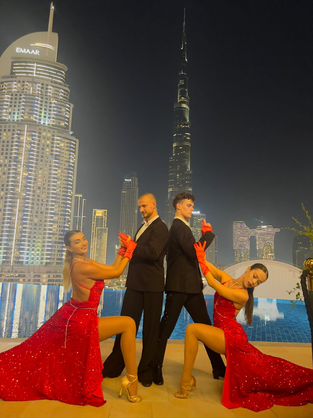 Salsa couple dancers by Li costa