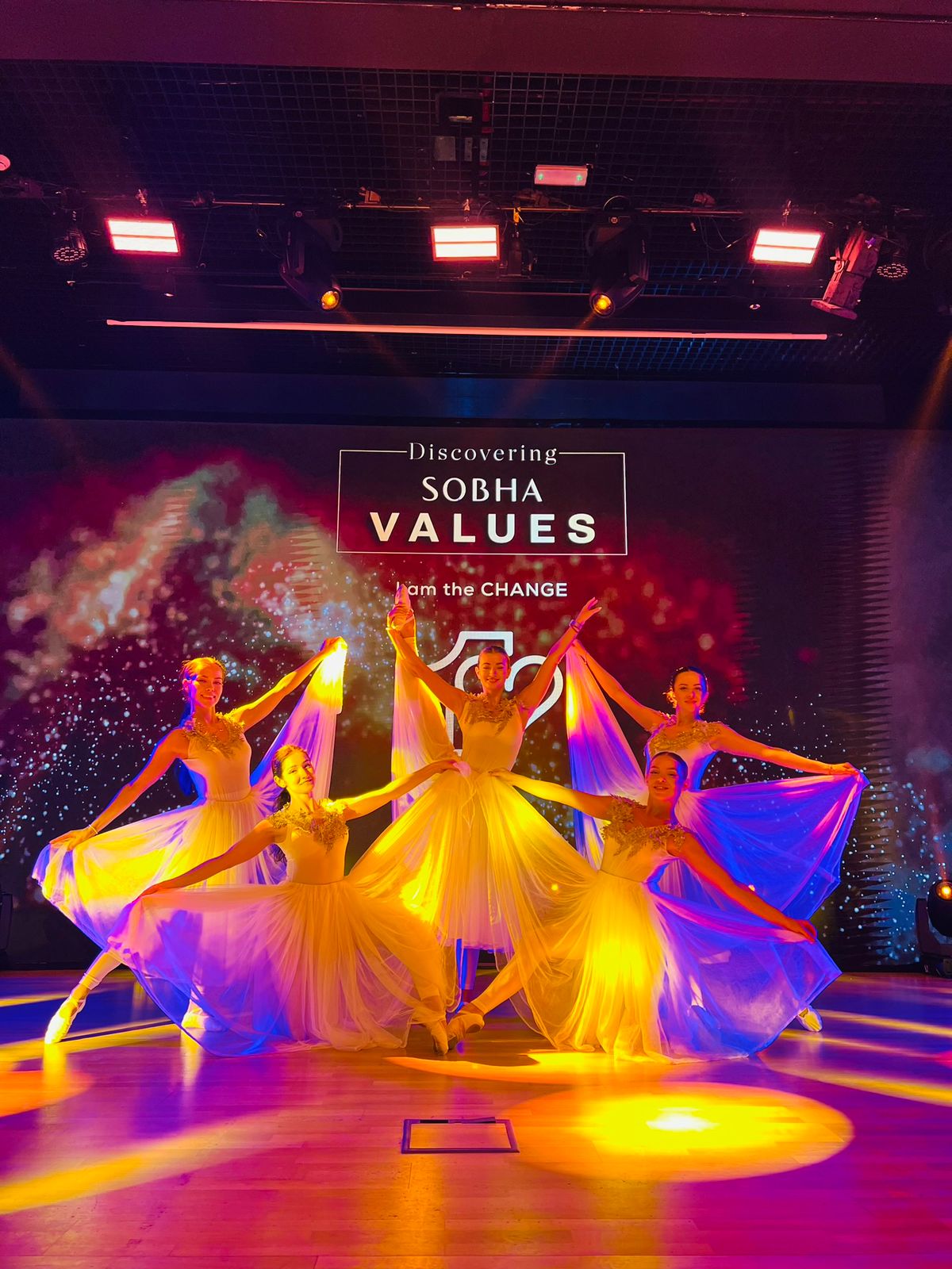 White Ballet dancers and hostess by Li costa