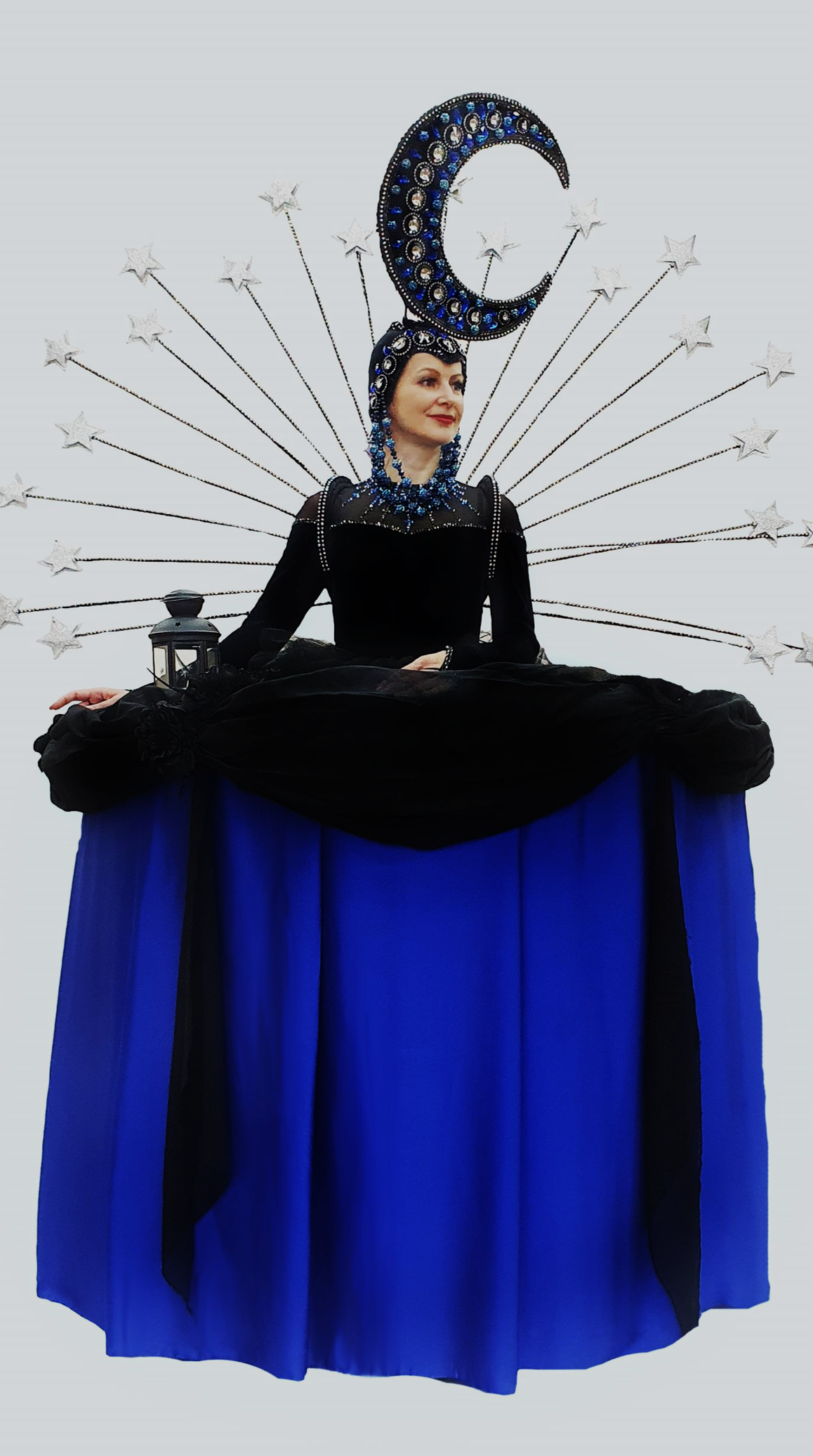 Black and Blue Moon Strolling Table Ladies