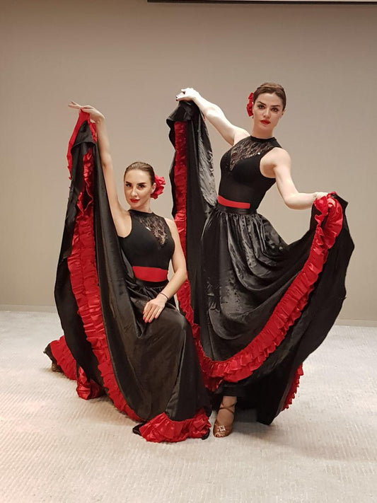 Black and Red Flamenco dancers by Fidelio Arts
