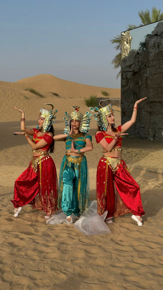 Egyptian dancers by Li costa