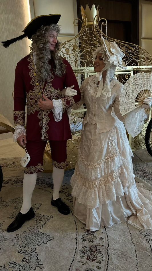 French Baroque roaming characters