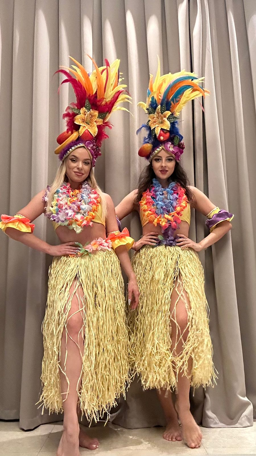 Hawaiian Dancers by Fidelio Arts