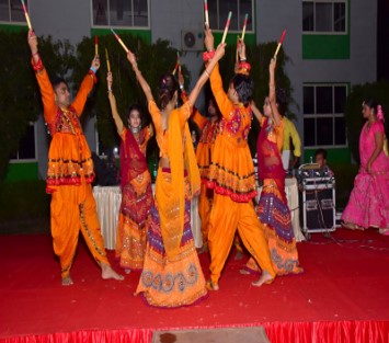 Indian Garba Dance (Gujrati act)