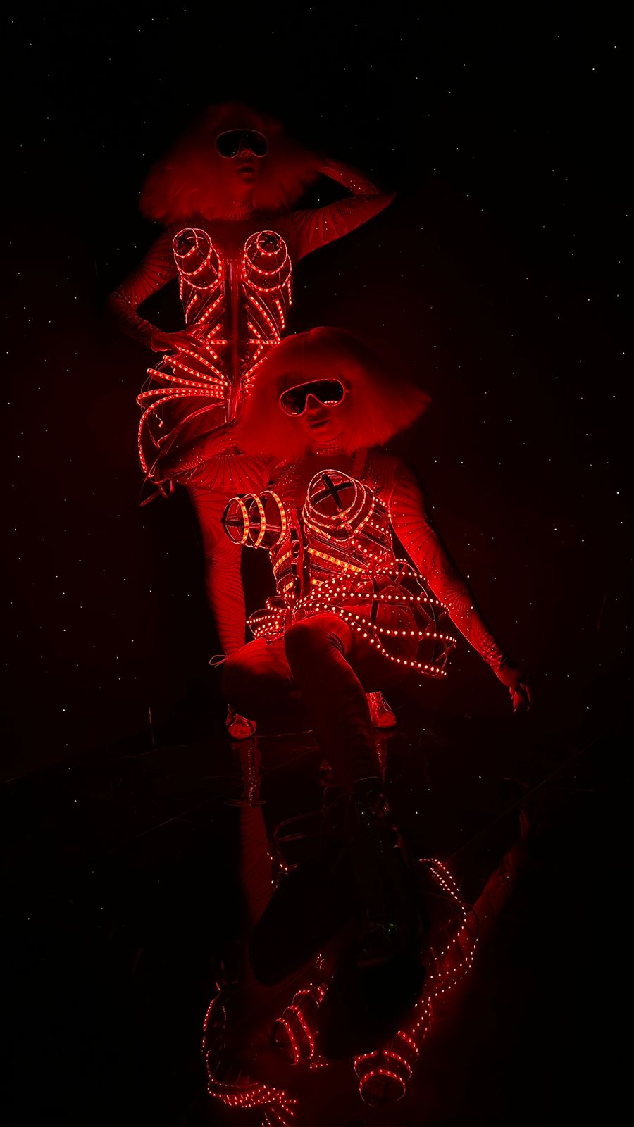 LED dancers show by Li costa