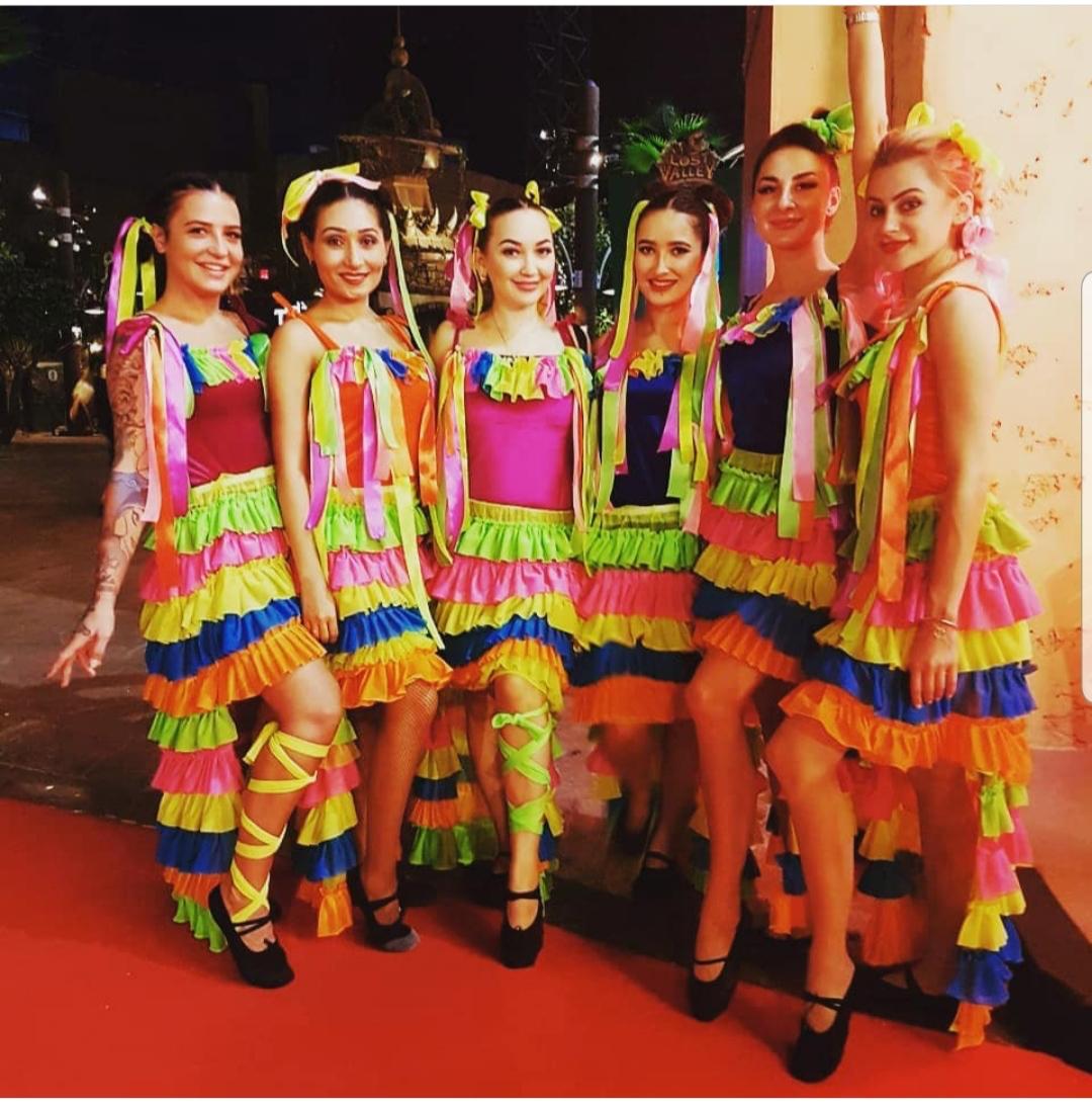 Latino carnival dancers by Fidelio Arts