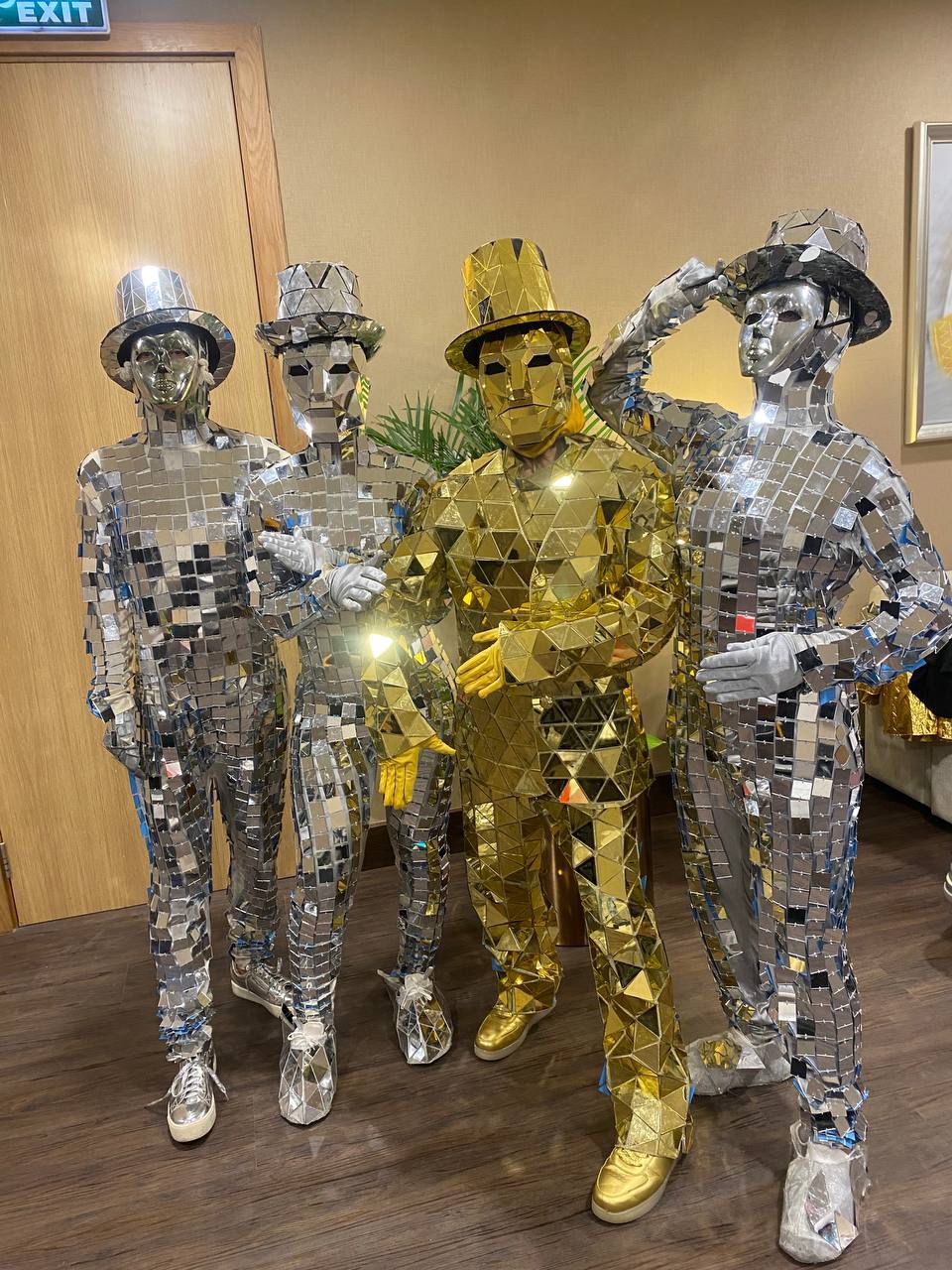 Mirror Men
