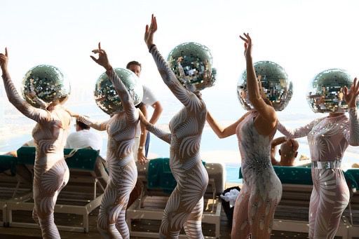 Mirror Head Girls