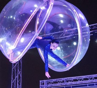 Special Christmas Aerial Act