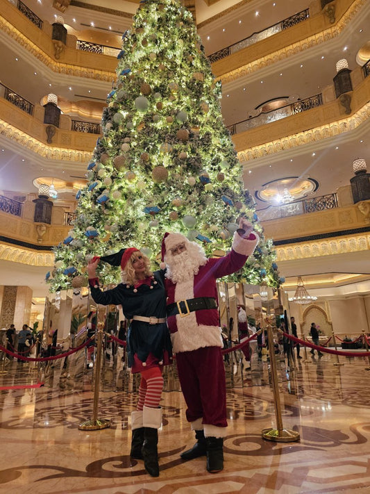 Santa and Elf by Fidelio