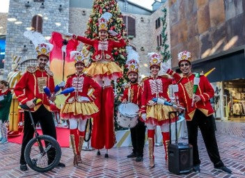 Toys soldiers show and parade