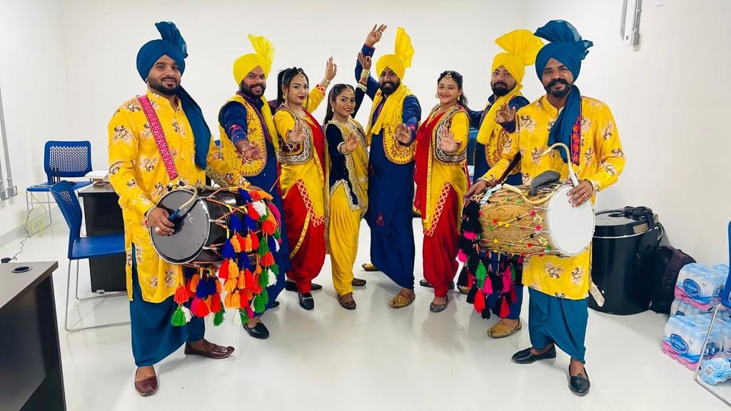 Punjabi dhol players by Hardeep